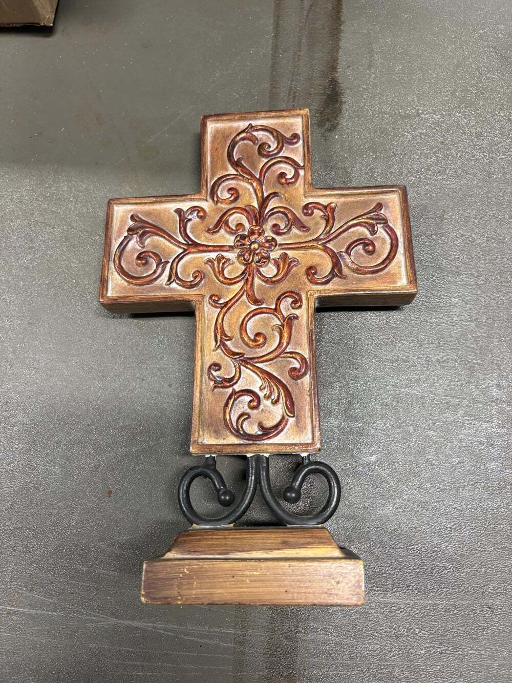 Southern Living at Home Scroll Cross Table Decoration Decor